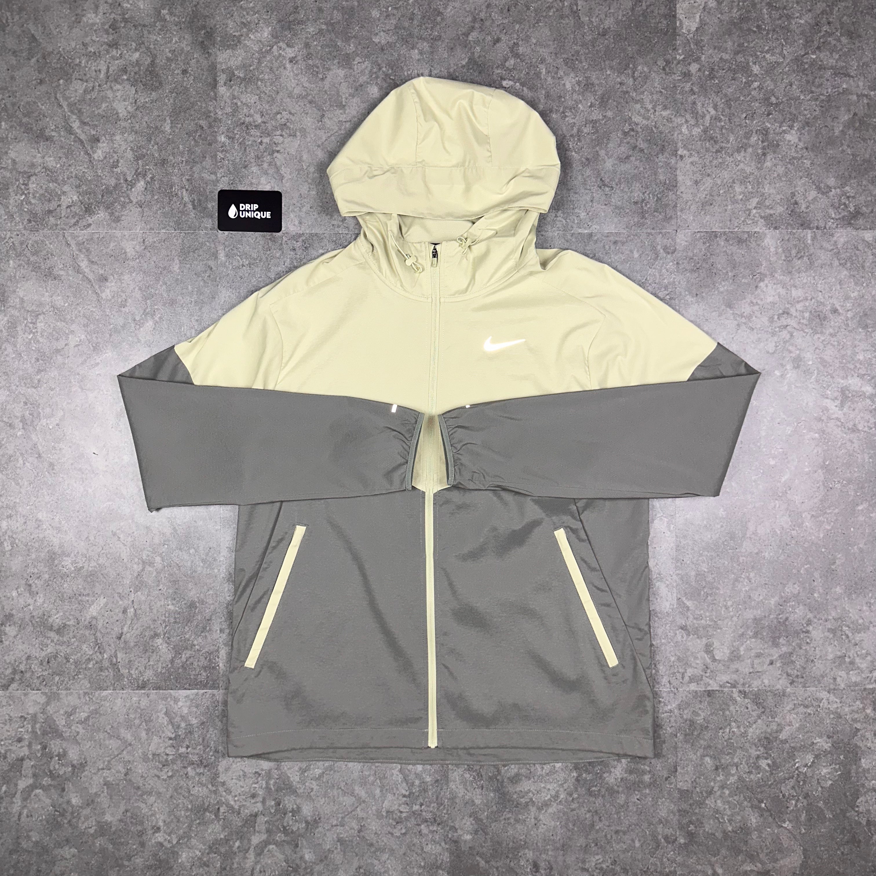 Olive green nike windrunner online