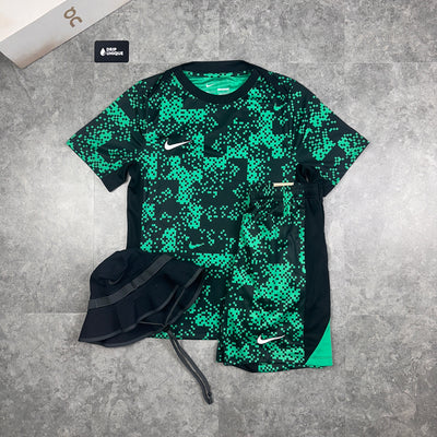 Men's Nike Dri-Fi Digital Print Green / Black Set, paired with the black nike bucket hat to complete the look, dripuniqueuk